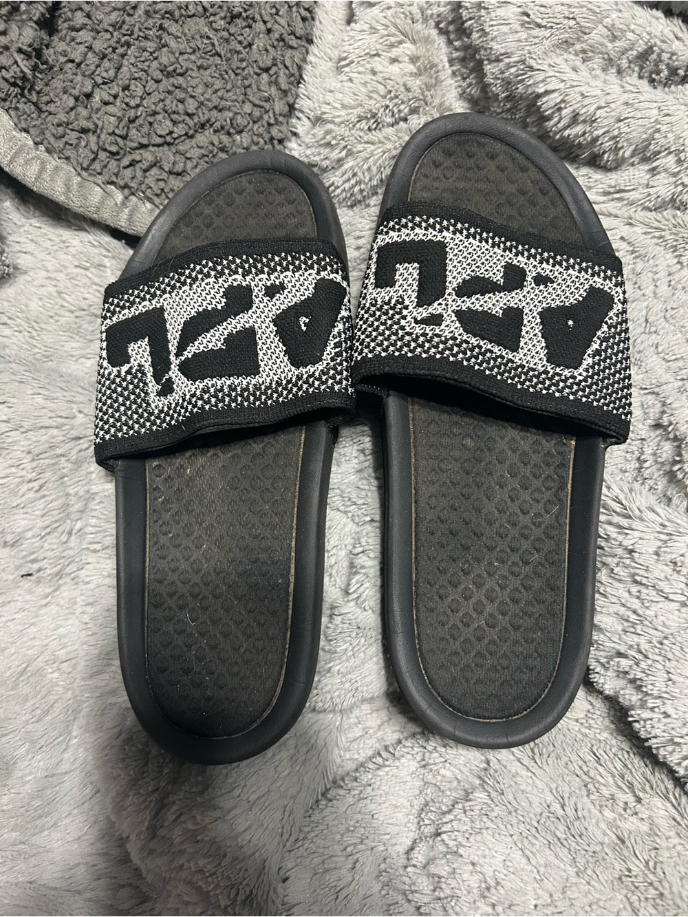 Apl black slides size 10